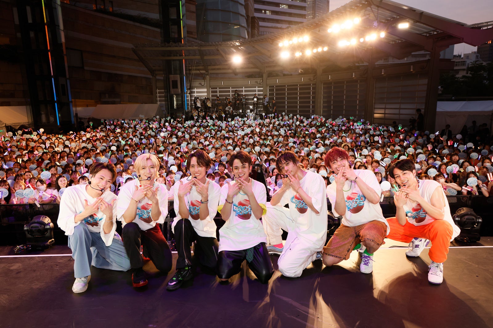 Travis Japan、ファン1000人に投げキッス「Candy Kiss」リリース記念イベントでサプライズ発表も