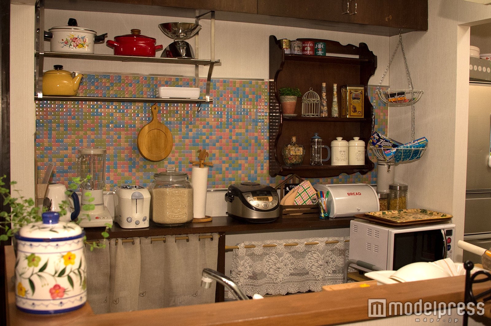 キッチンタイルも可愛い（C）モデルプレス