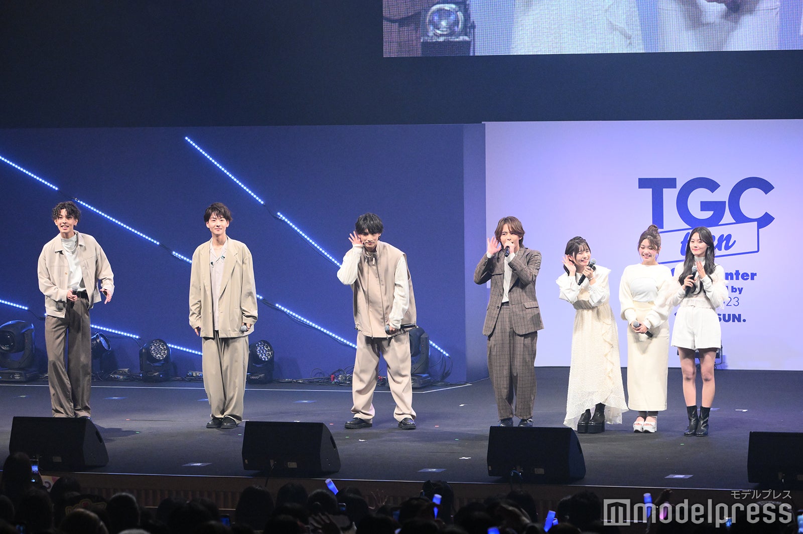 crhug、arban（C）モデルプレス