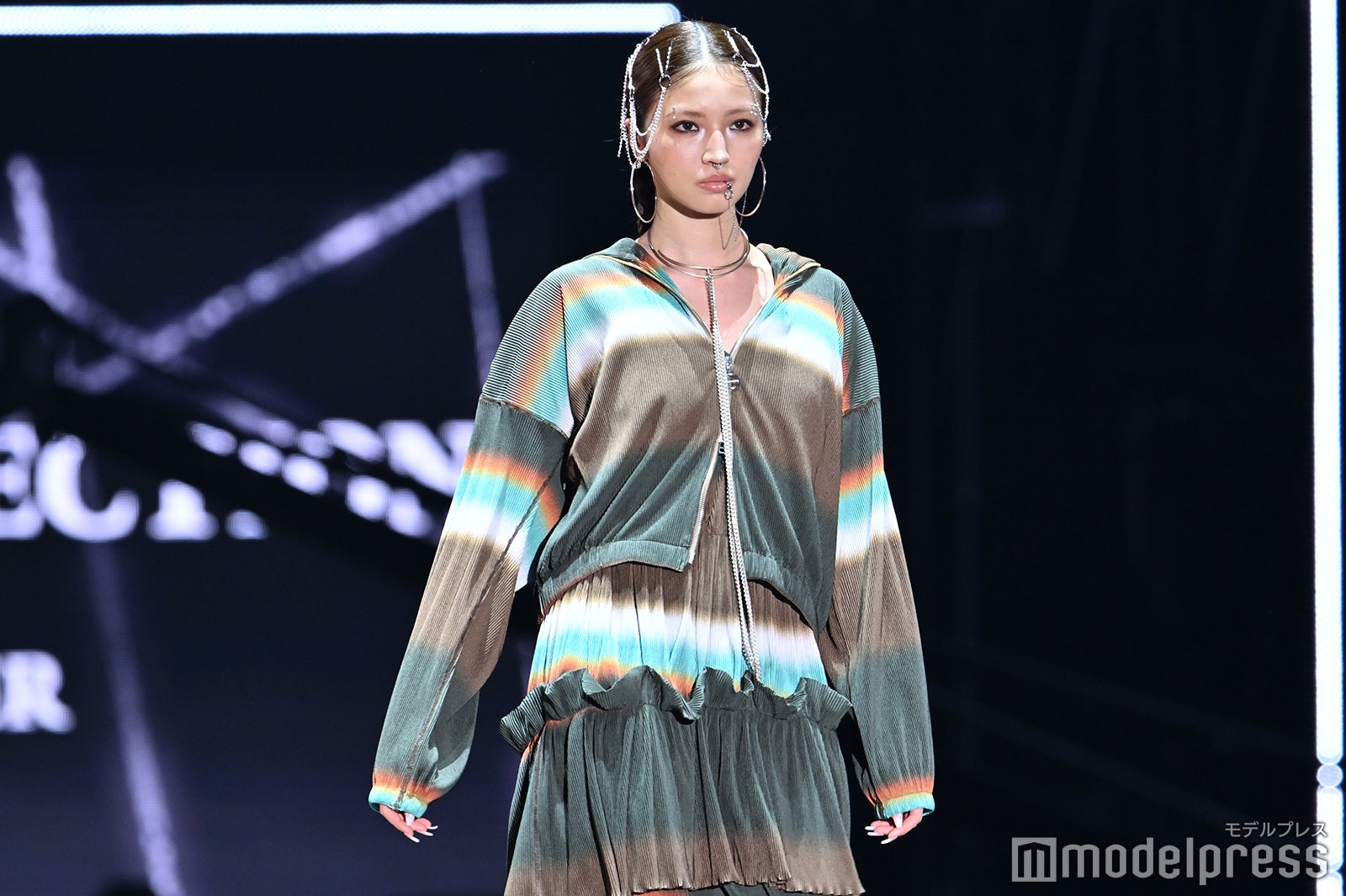 （C）モデルプレス