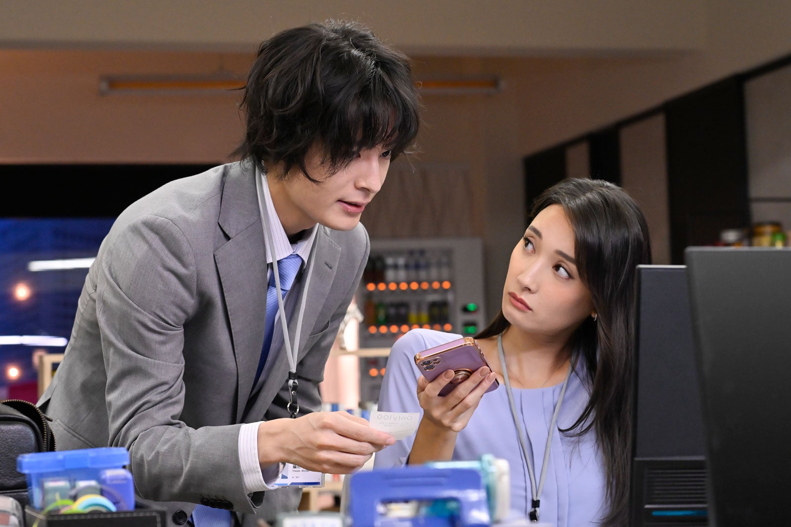 塩野瑛久、菜々緒「無能の鷹」第3話（C）テレビ朝日