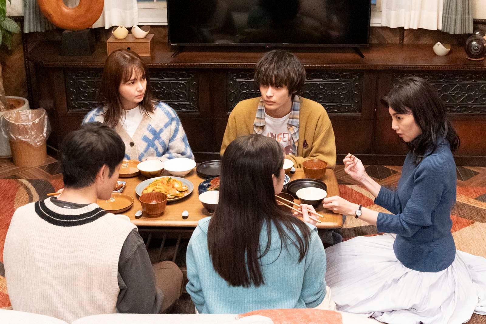 （左上から時計回りに）多部未華子、神尾楓珠、田中麗奈、今田美桜、松下洸平「いちばんすきな花」第9話より（C）フジテレビ