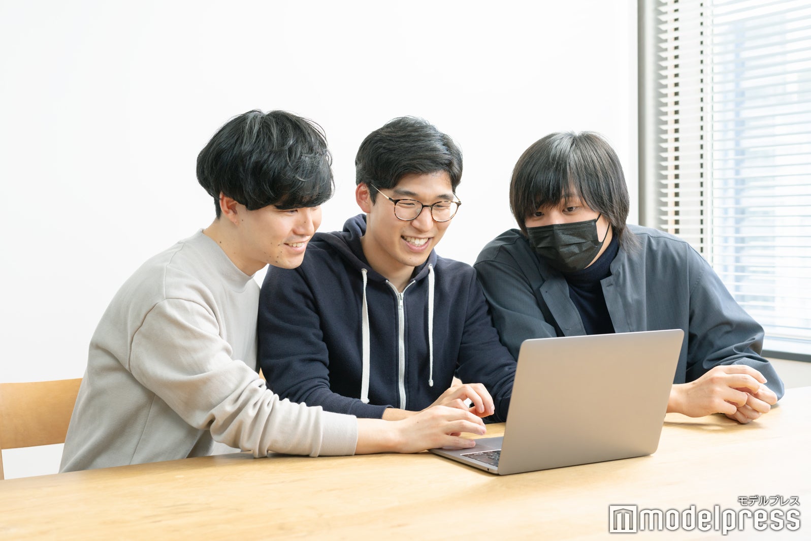 （C）モデルプレス