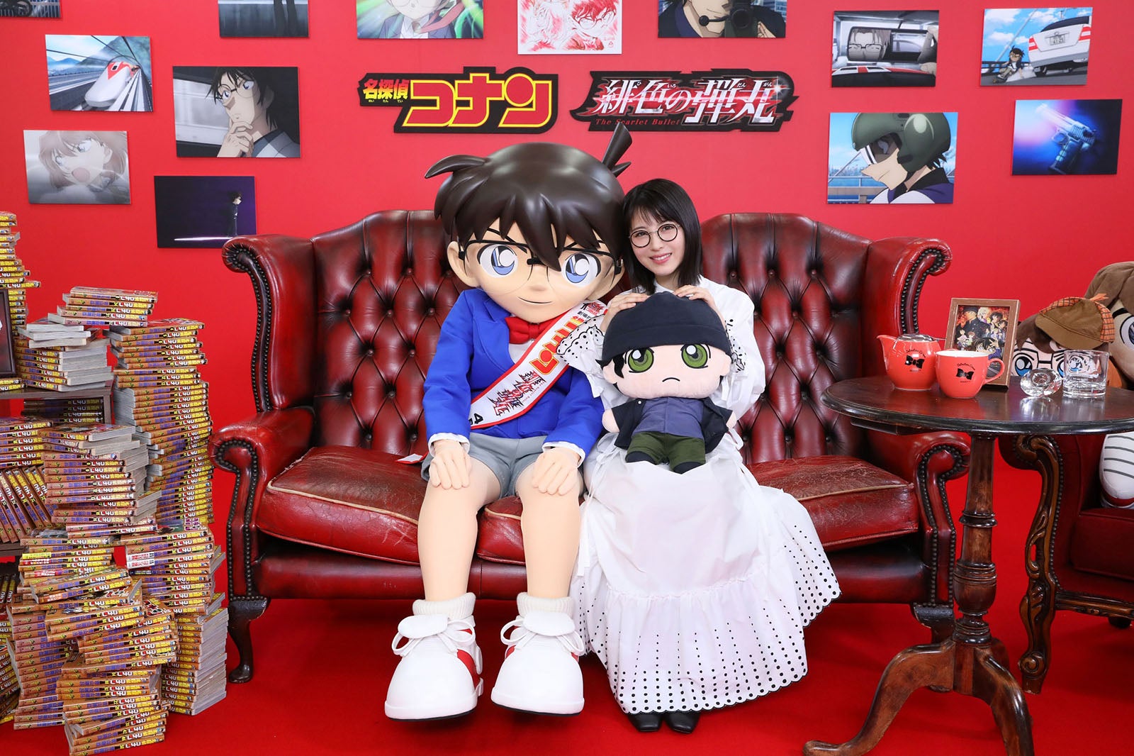 （右）浜辺美波（C）2020 青山剛昌／名探偵コナン製作委員会