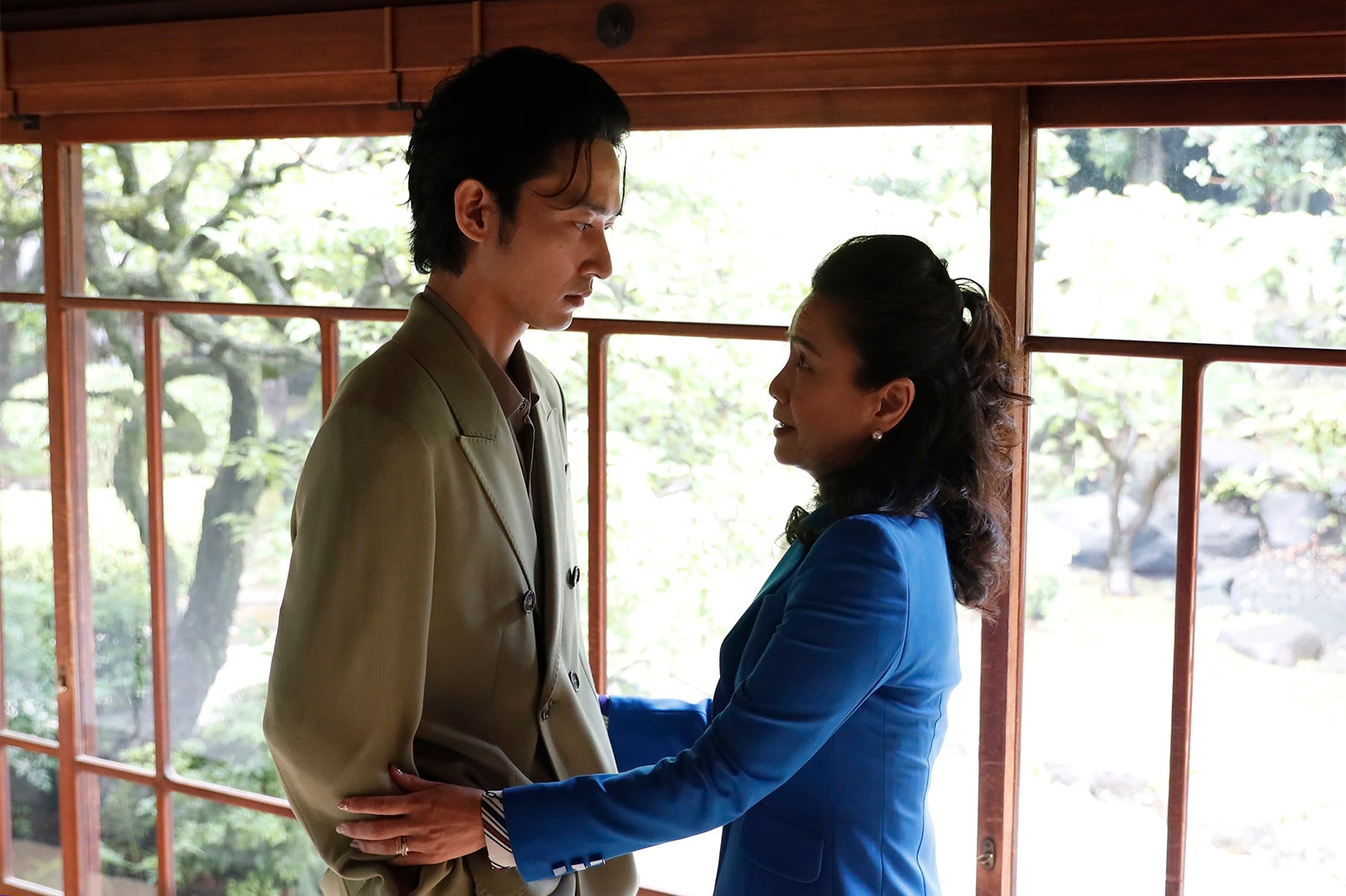 上杉柊平、渡辺真起子「マル秘の密子さん」第5話より（C）日本テレビ