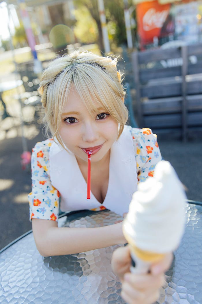 篠崎こころ/撮影:横山マサト(画像提供:秋田書店)