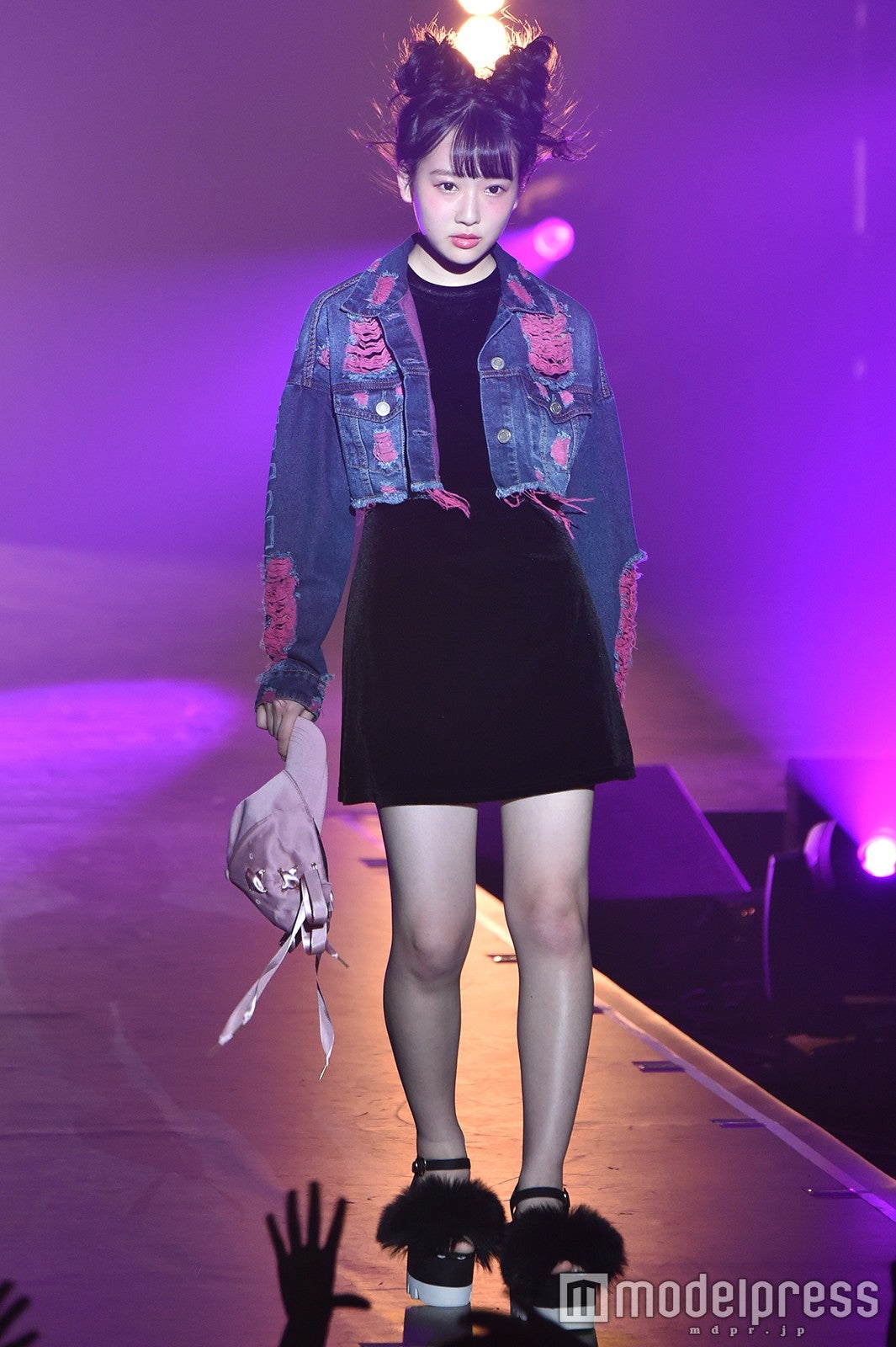 ゆらゆら（C）モデルプレス