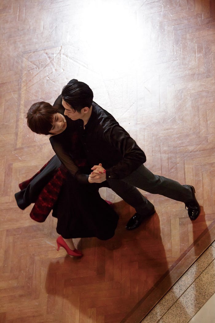 ディーン・フジオカ&柊子の社交ダンスシーン(C)2017「結婚」製作委員会