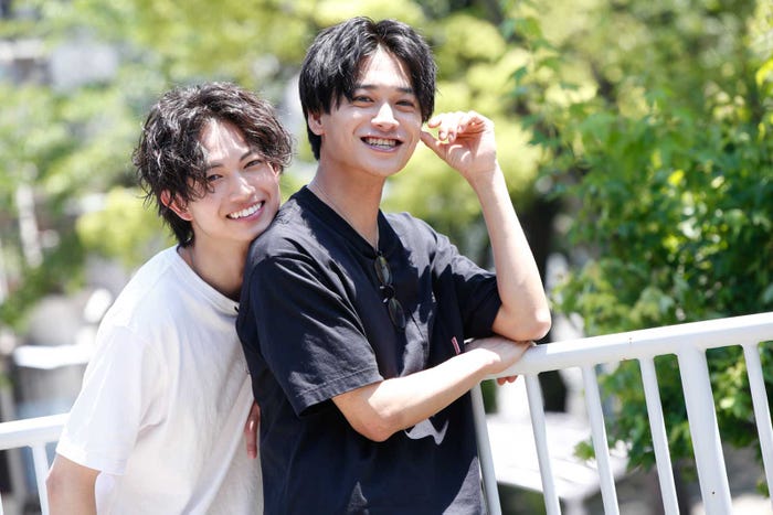 綱啓永、井上想良(提供写真)