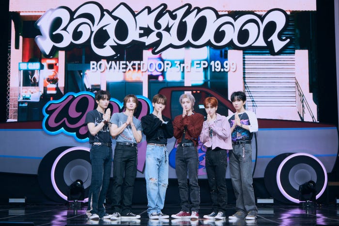 BOYNEXTDOOR(左から)TAESAN、SUNGHO、JAEHYUN、LEEHAN、RIWOO、WOONHAK/BOYNEXTDOOR(C)モデルプレス