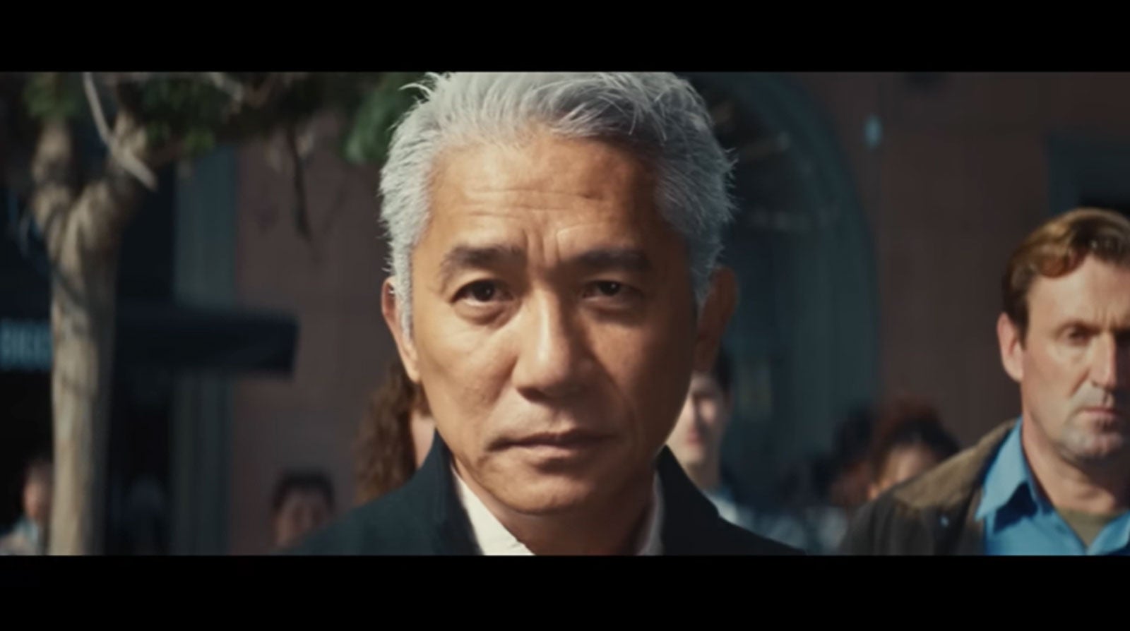 トニー・レオン／NewJeans「Cool With You」MVより