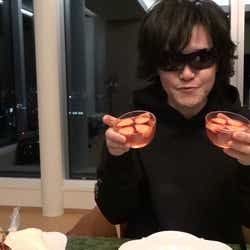 モデルプレス - X JAPAN・Toshl“スイーツまみれ”の私生活明らかに ゼリーを自分で手作り