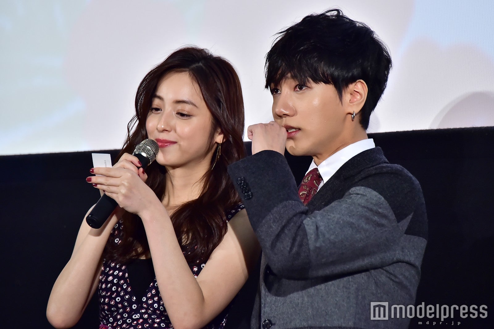 佐々木希、イェソン （C）モデルプレス