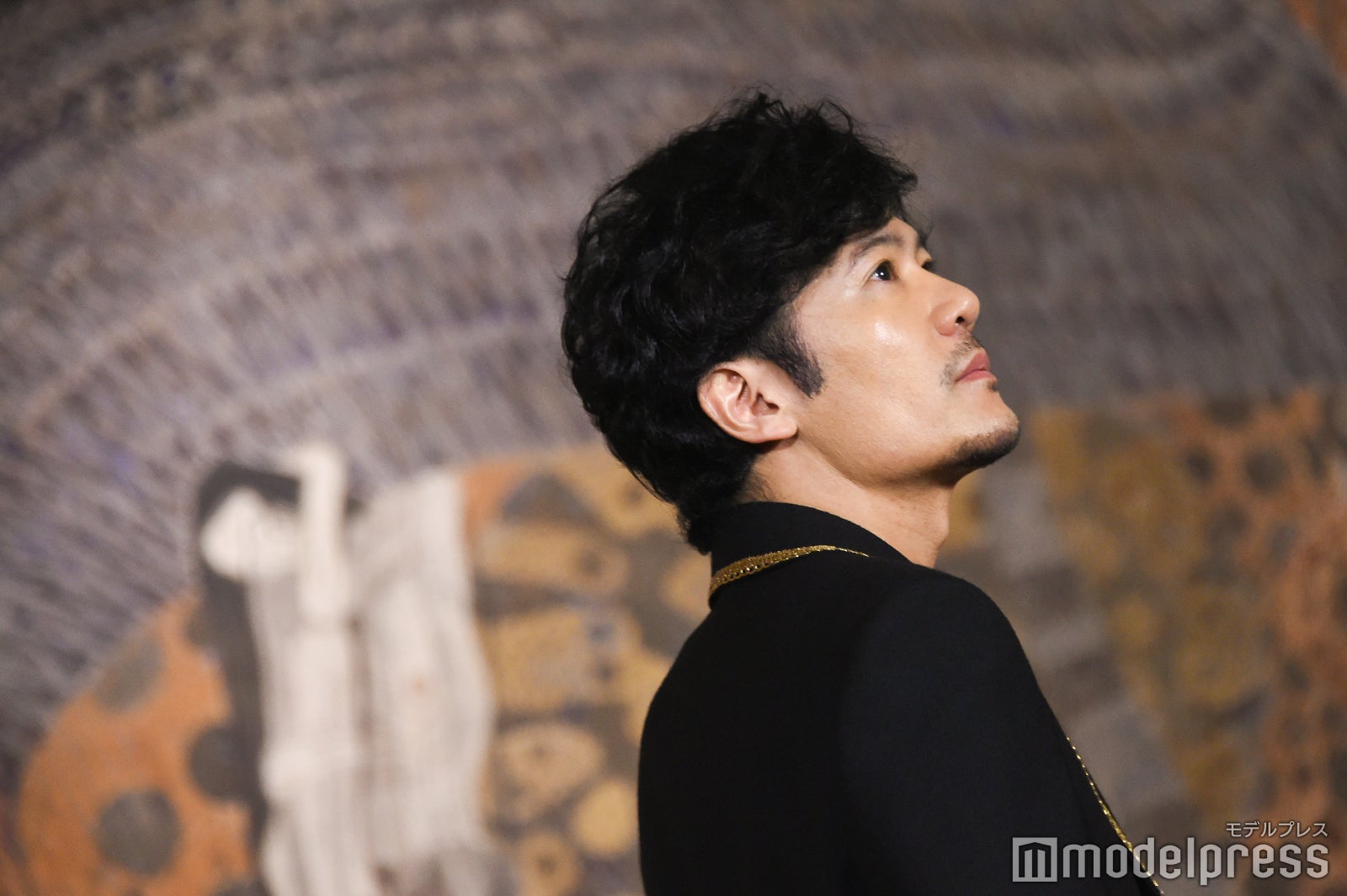 稲垣吾郎（右）／ （C）モデルプレス