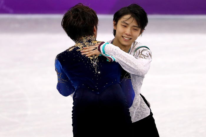 宇野昌磨と抱き合う羽生結弦(Photo by Getty Images)