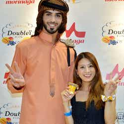 写真撮影に応じるオマール・ボルガン・アルガラ氏