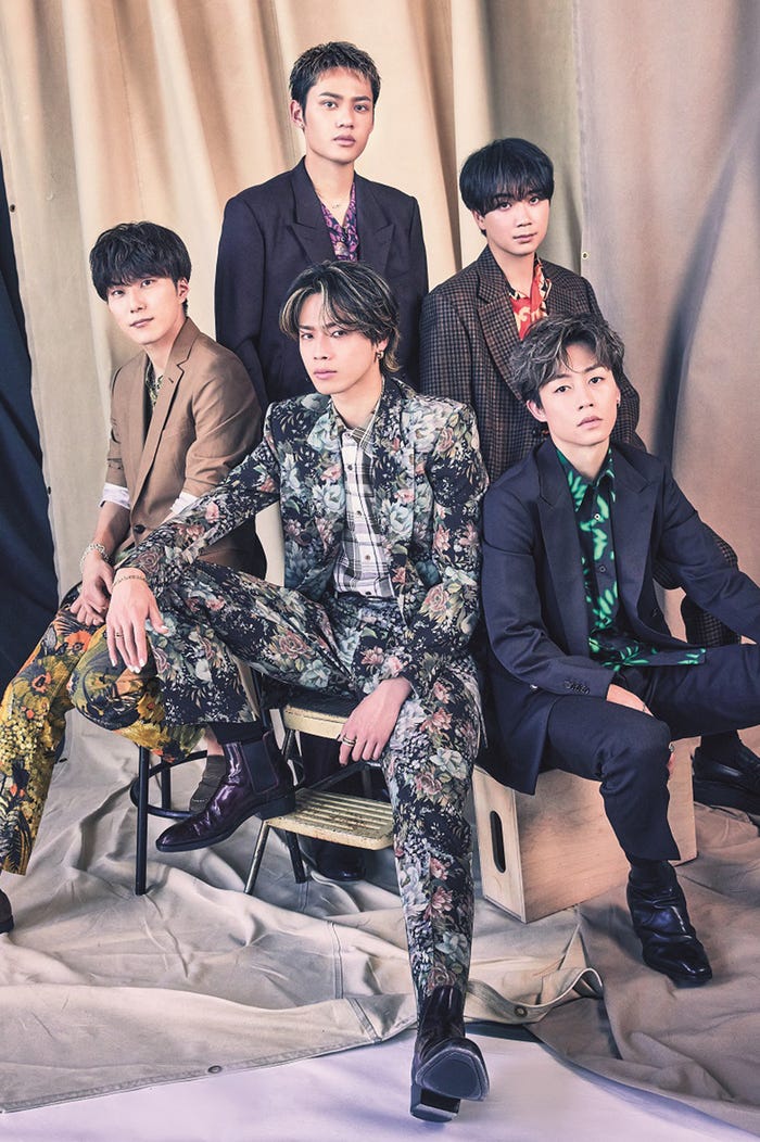 「モデルプレスカウントダウンマガジンvol.2」表紙カット/コムドット(東京ニュース通信社/4月5日発売)