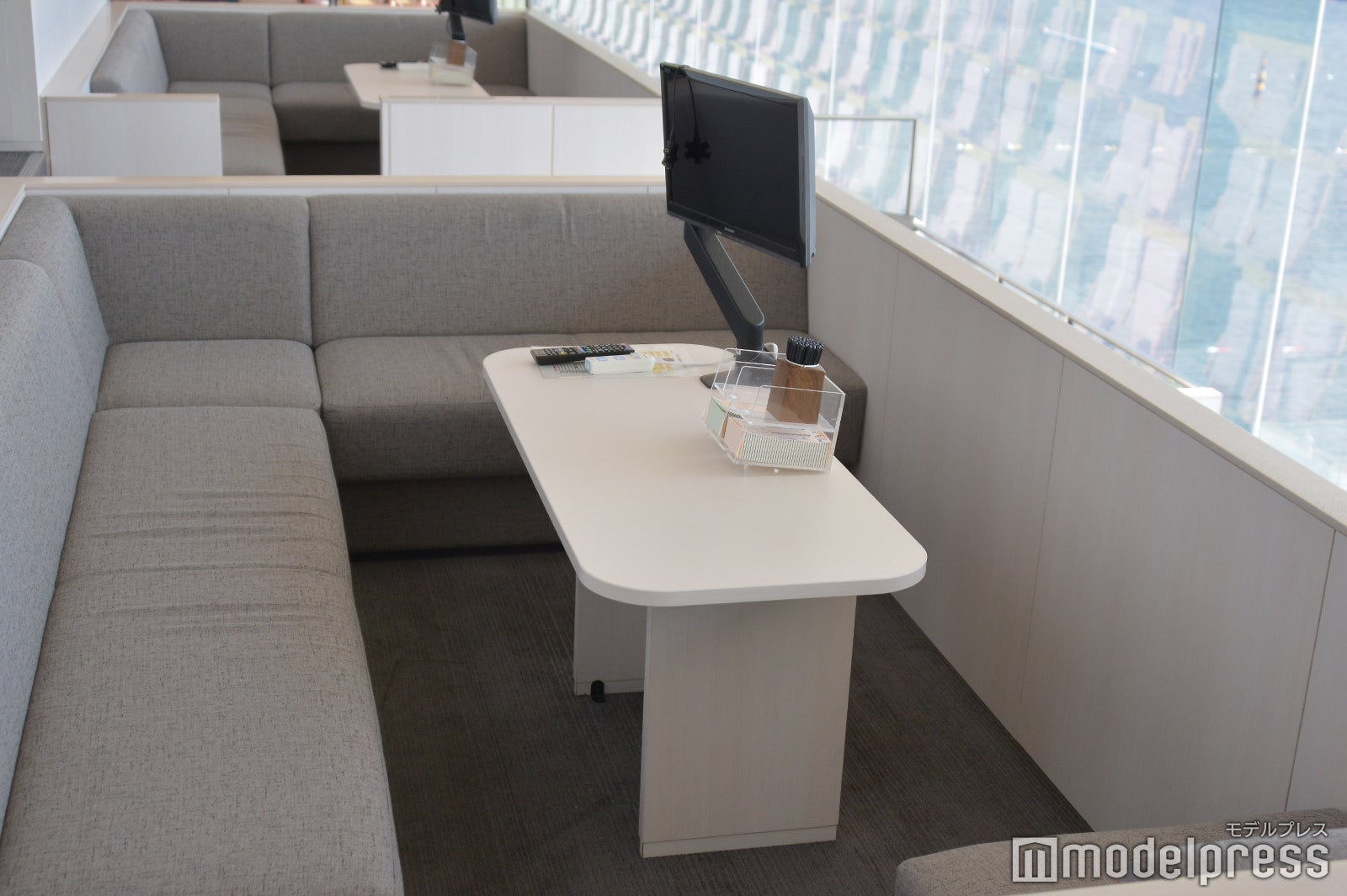 プレミアム指定席ソファーボックス（4名/最大6名）4席 6,000円（C）モデルプレス