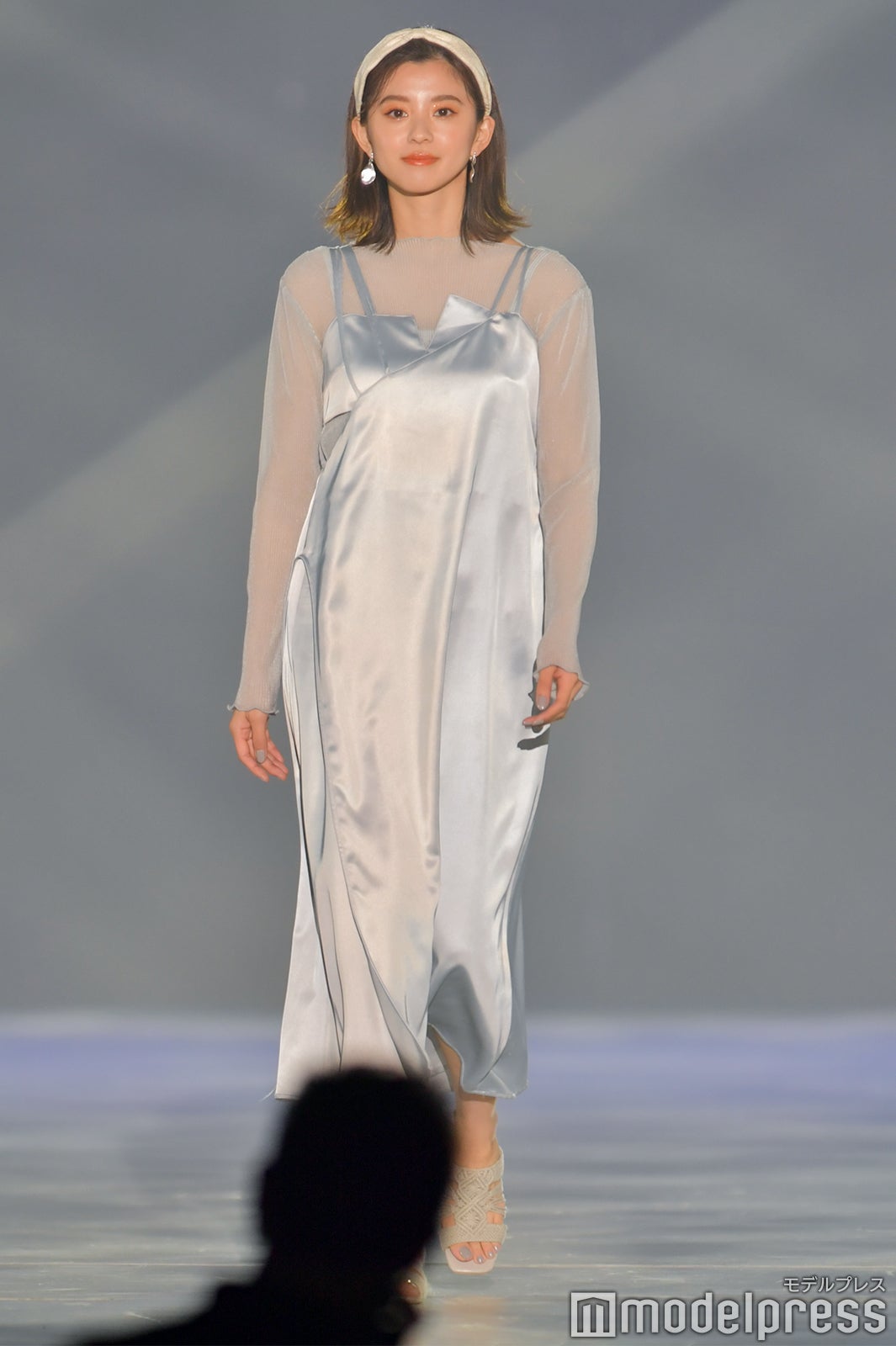 朝比奈彩（C）モデルプレス