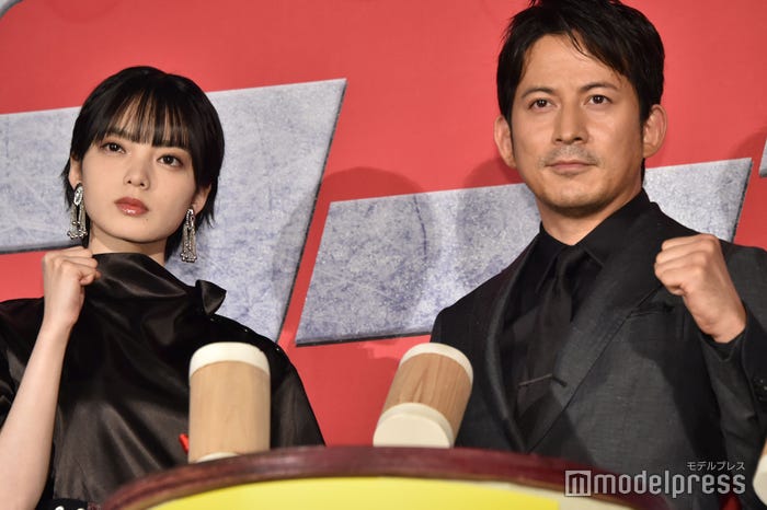 平手友梨奈、岡田准一 (C)モデルプレス