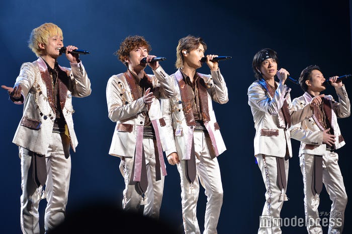 A.B.C-Z5人体制ラストステージ(左から)塚田僚一、河合郁人、橋本良亮、戸塚祥太、五関晃一/「ABC座星劇場2023 〜5 Stars Live Hours〜」千秋楽特別カーテンコールより(C)モデルプレス