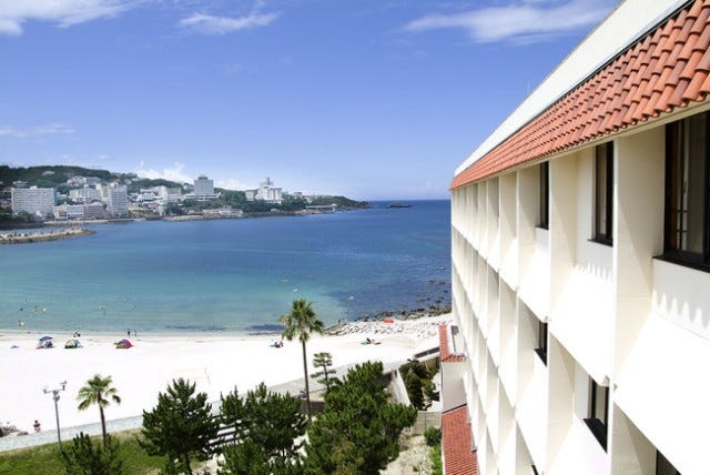 【2022年版】日本初も！関西の「海水浴＆プールで遊べるおでかけスポット」5選