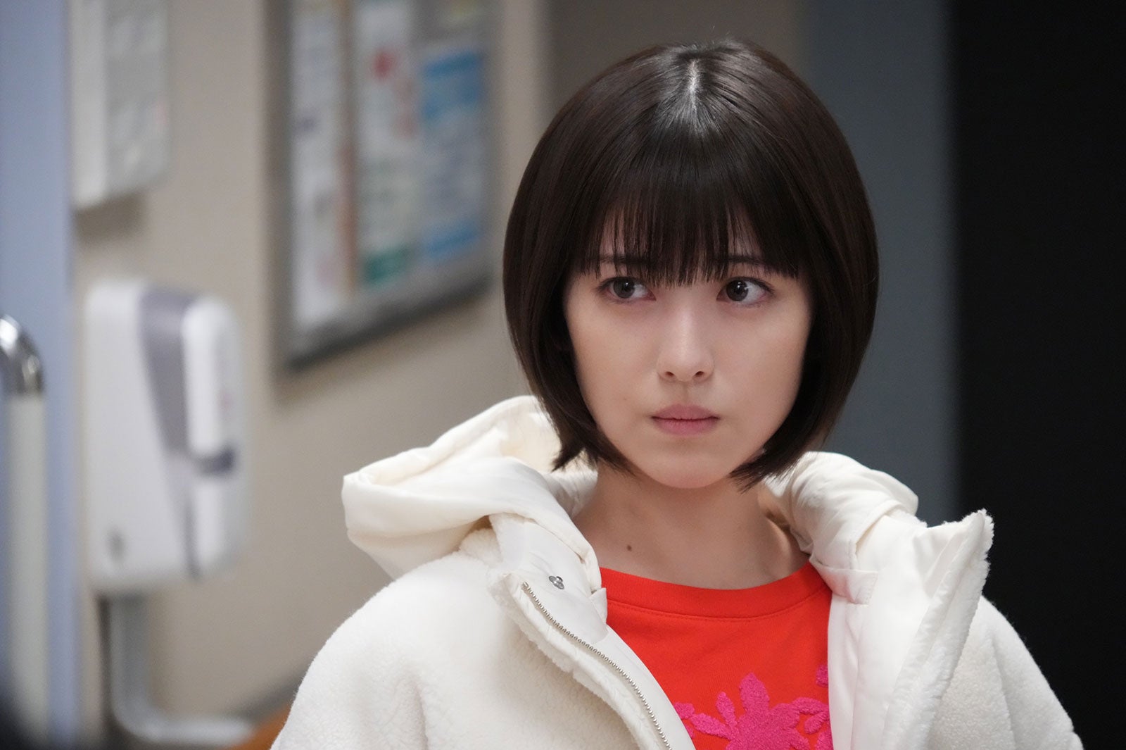 浜辺美波／「ドクターホワイト」第2話より（C）カンテレ