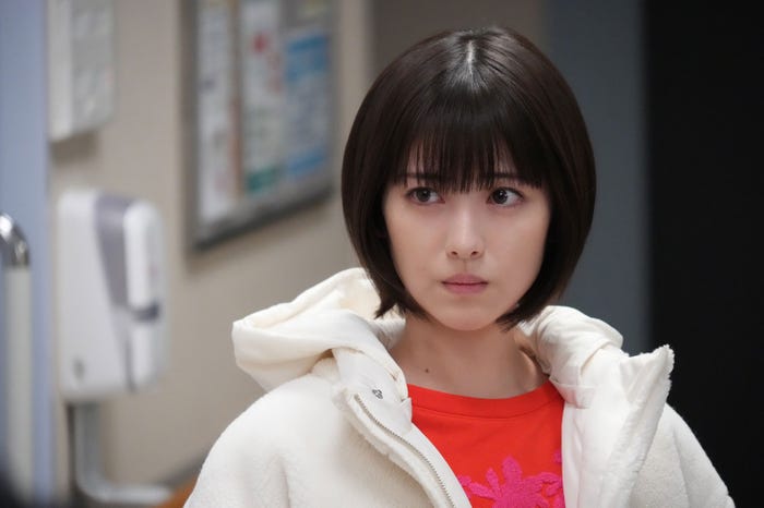 浜辺美波/「ドクターホワイト」第2話より(C)カンテレ