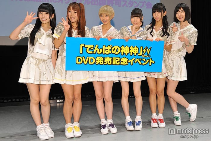 でんぱ組.inc/左から:相沢梨紗、成瀬瑛美、最上もが、藤咲彩音、古川未鈴、夢眠ねむ