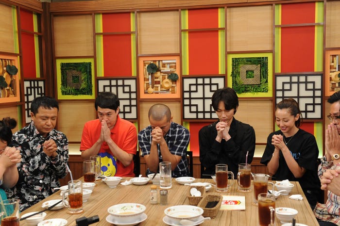 綾野剛、沢尻エリカらドラマ「ハゲタカ」出演者が参戦/16日放送「帰れマンデー見っけ隊!! 3時間スペシャル」より(C)テレビ朝日