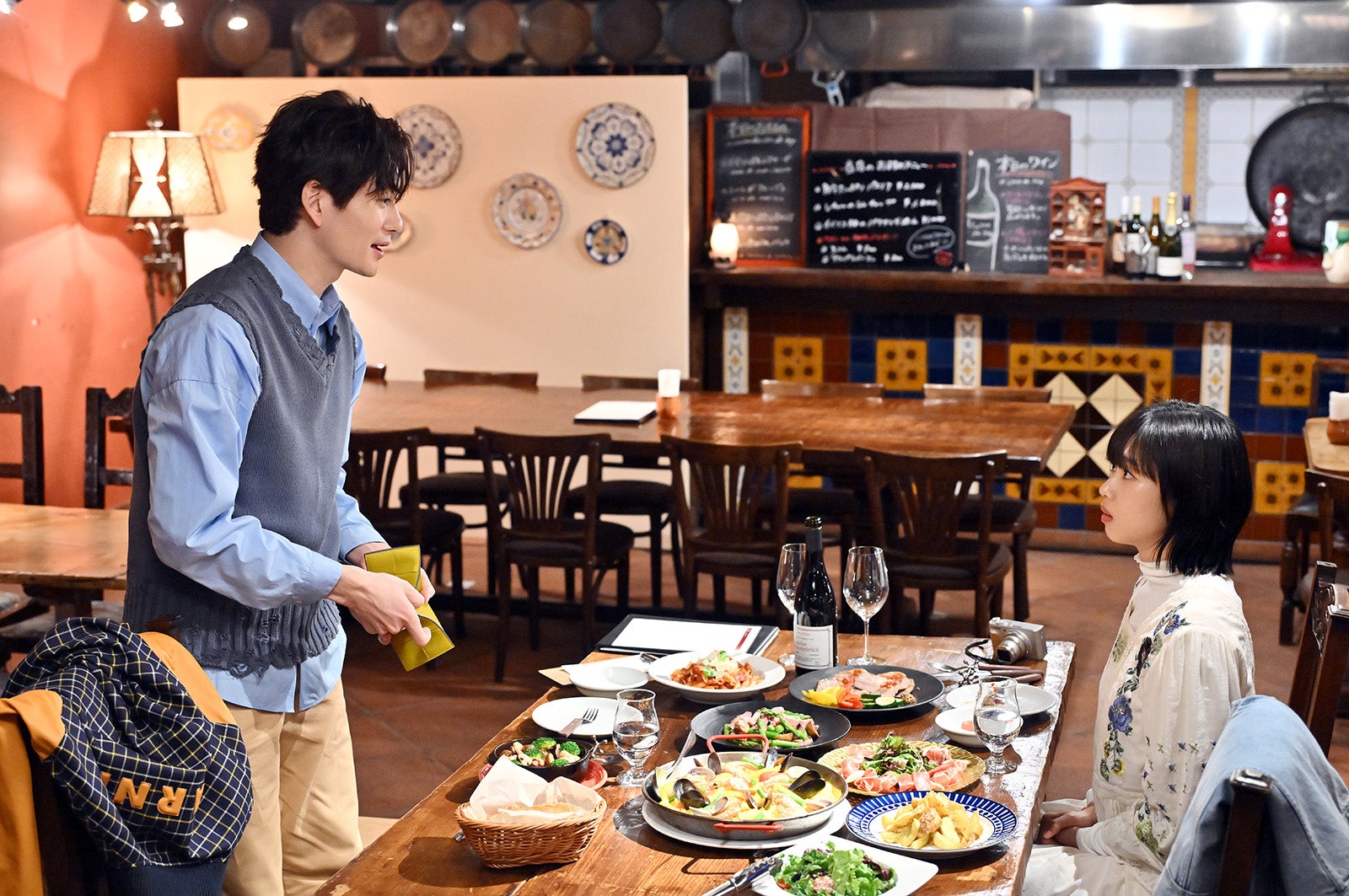 岡田将生、河合優実「不適切にもほどがある！」第7話より（C）TBS