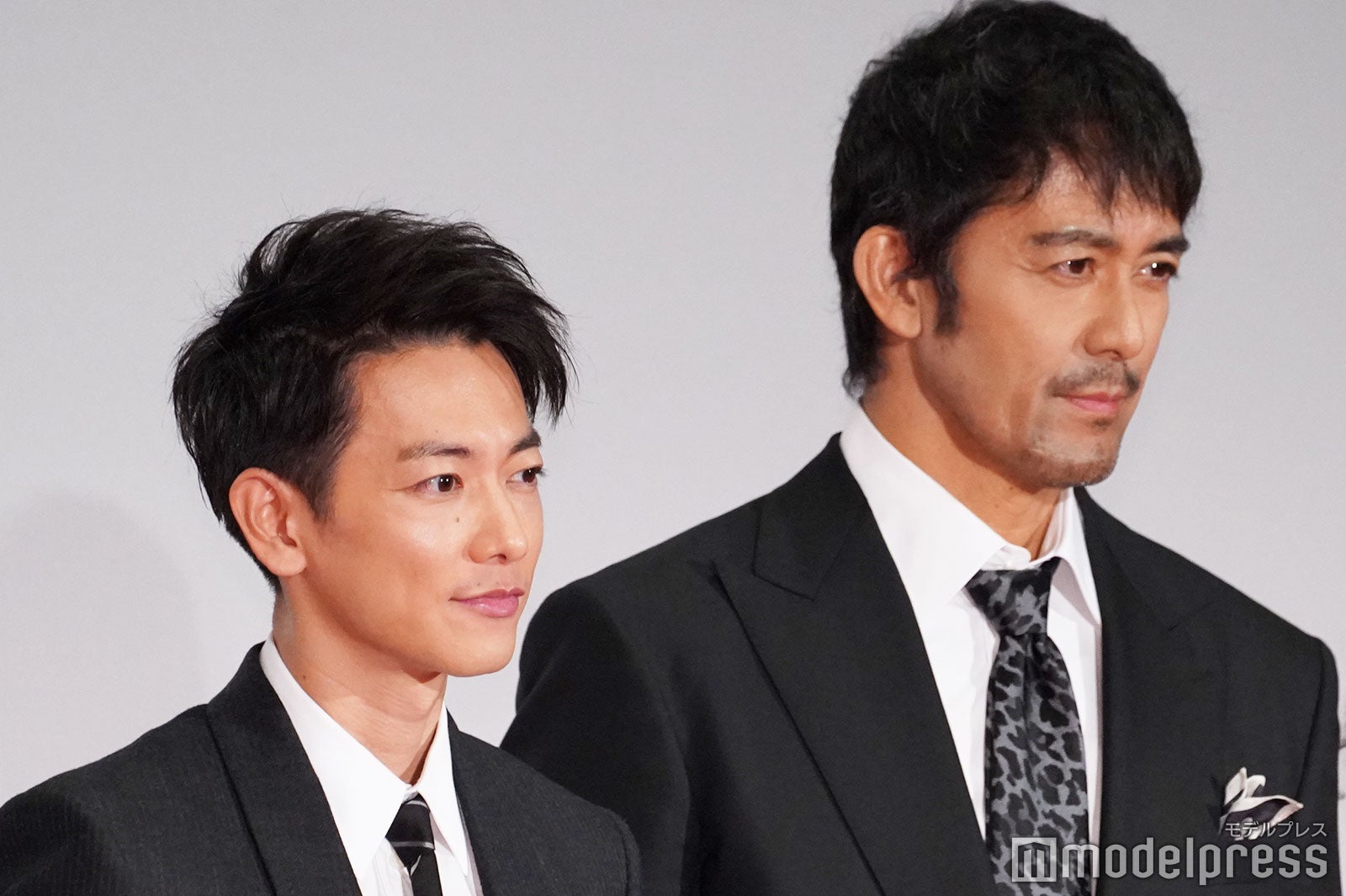 佐藤健、阿部寛 （C）モデルプレス