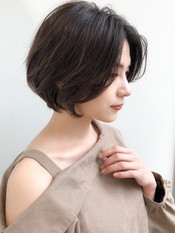 丸顔さんに似合うセンター分けショート15選 スタイリングしやすいヘアスタイル モデルプレス 丸顔さんに似合うセンター分けショート15選 スタイリングしやすいヘアスタイル モデルプレス