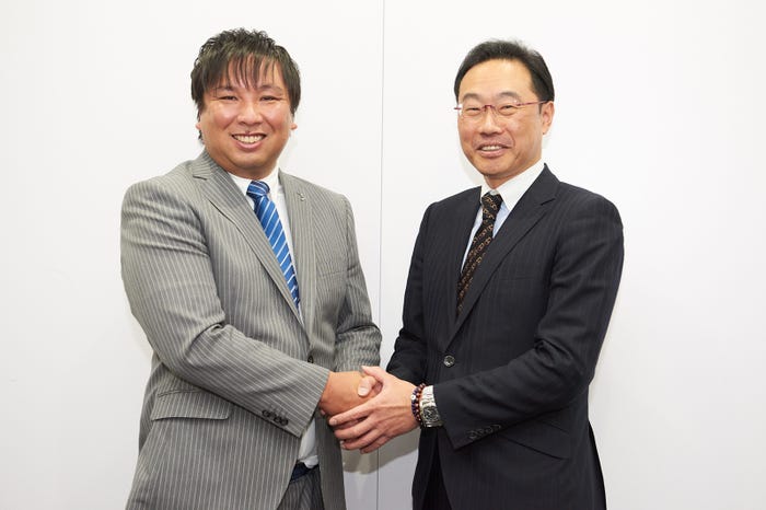 里崎智也、臼井朋貴氏(提供写真)