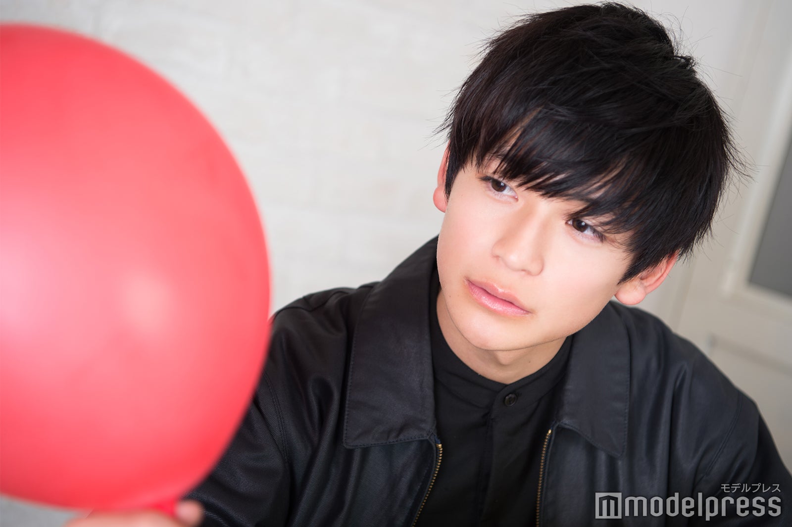 「オオカミくんには騙されない」で直接渡せなかった赤い風船／高橋文哉 （C）モデルプレス