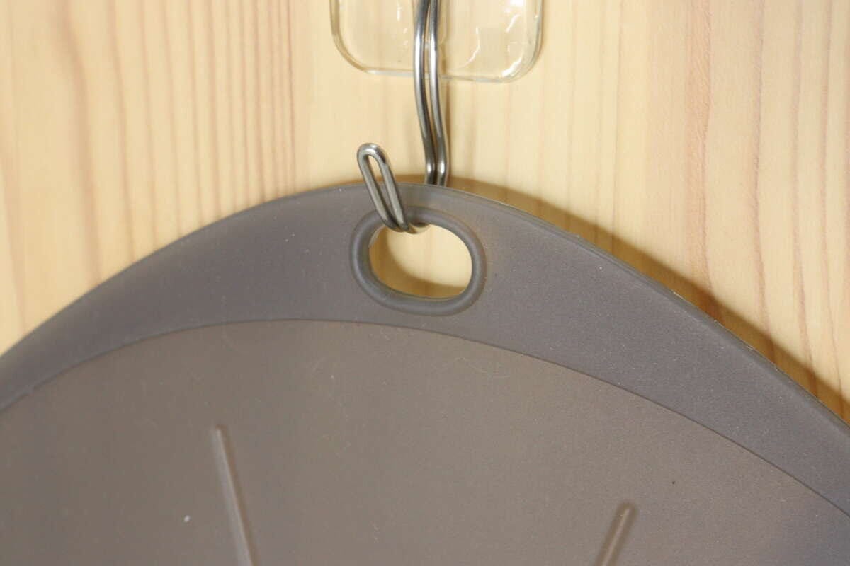 ダイソーの吊るせるエア弁付シリコーン蓋（23cm）