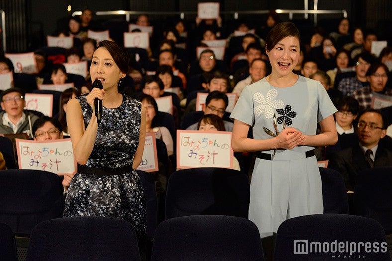 （左から）一青窈、広末涼子（C）2015「はなちゃんのみそ汁」フィルムパートナーズ