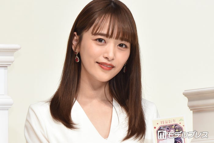 近藤千尋、娘と頬寄せ合い密着 仲良し2ショットに「ほっこり」「さすが親子」の声