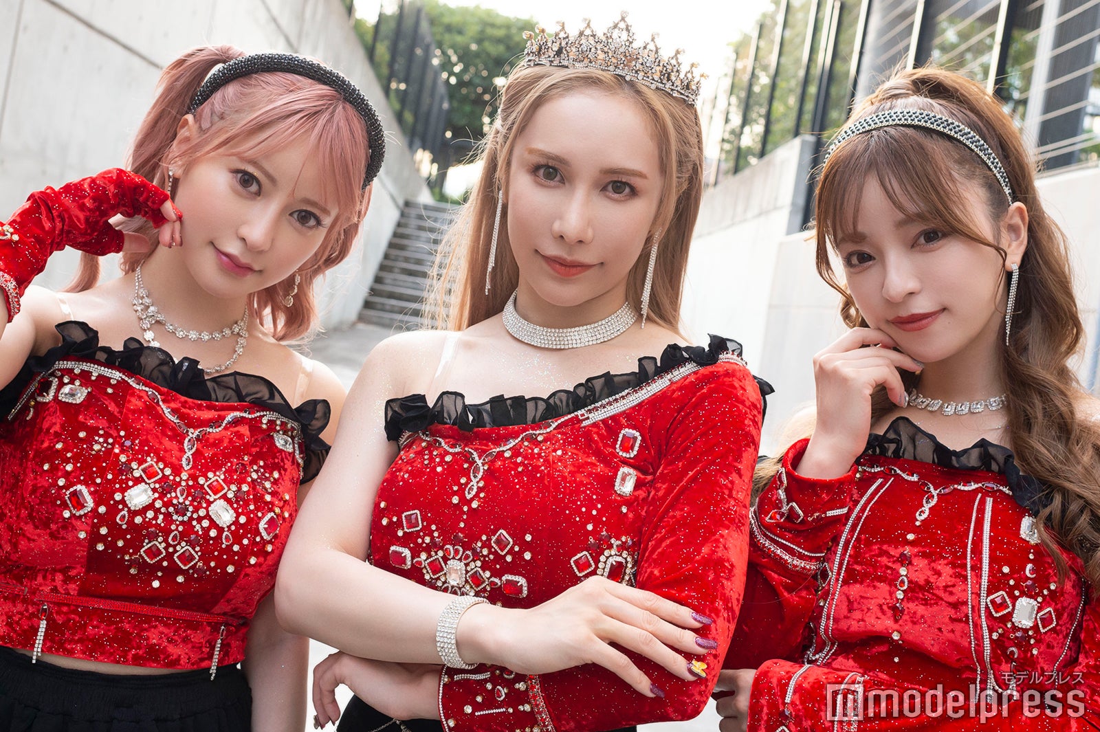 ヘラヘラ三銃士（左から）まりな、ありしゃん、さおりん（C）モデルプレス