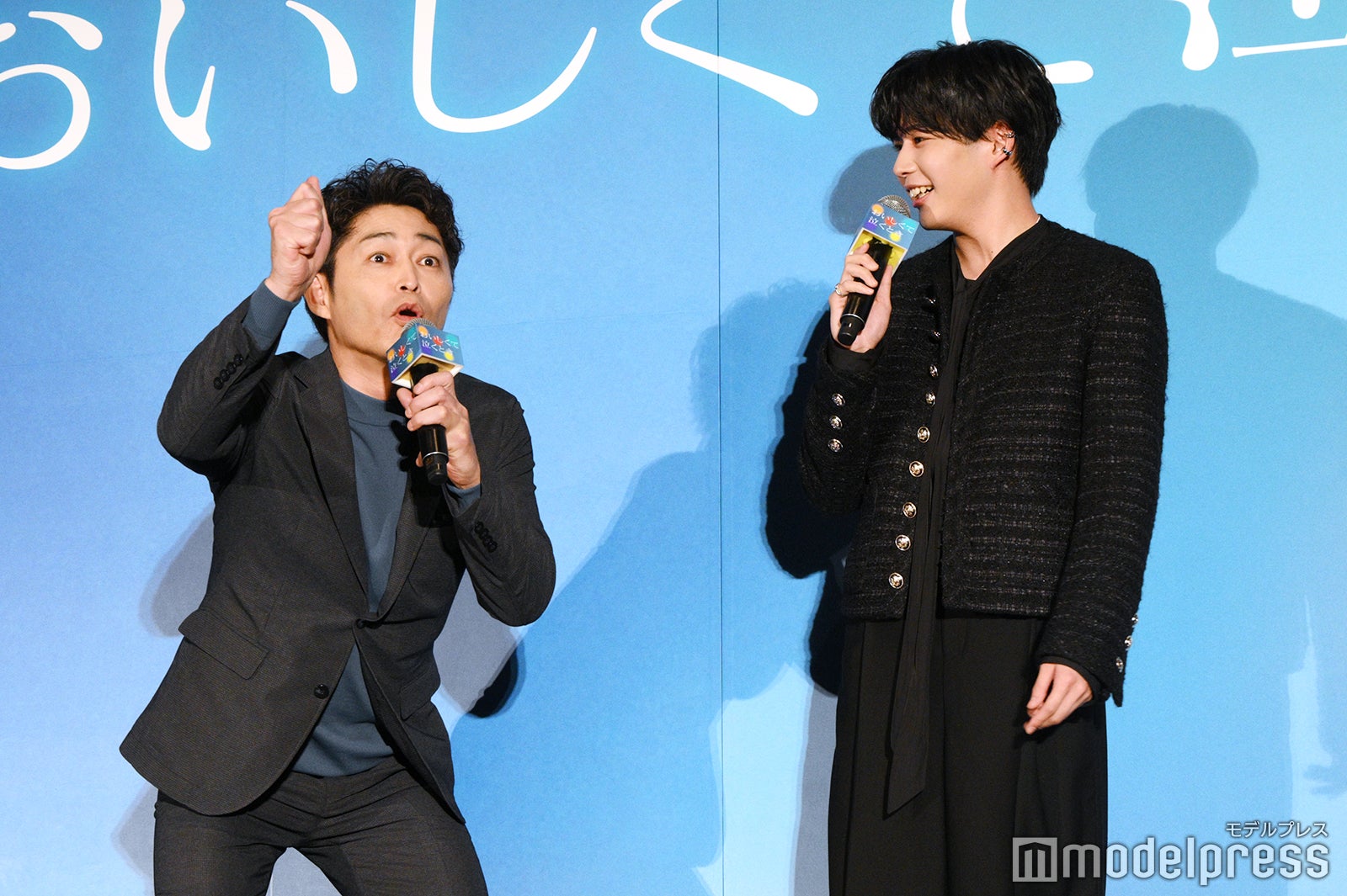 長尾謙杜のマイクに衣装のリボンがかかっていたので咄嗟に直した安田顕「リボンがマイク！リボンがマイク！って」（C）モデルプレス