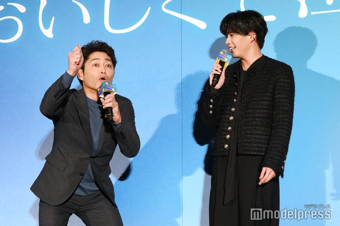 長尾謙杜のマイクに衣装のリボンがかかっていたので咄嗟に直した安田顕「リボンがマイク!リボンがマイク!って」(C)モデルプレス