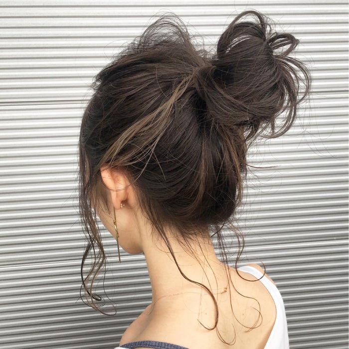 今っぽお団子ヘアアレンジで垢抜け女子に 定番 ひとクセあり モデルプレス