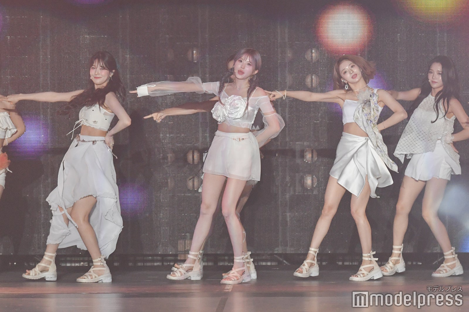 （C）モデルプレス