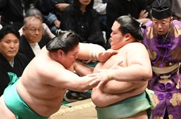 一山本のほっこり行動に反響 NHKインタビュー登場→ニッコニコでフレームアウトw「去り際の笑顔がw」「過去一」「福が来た！」結びで大関を撃破