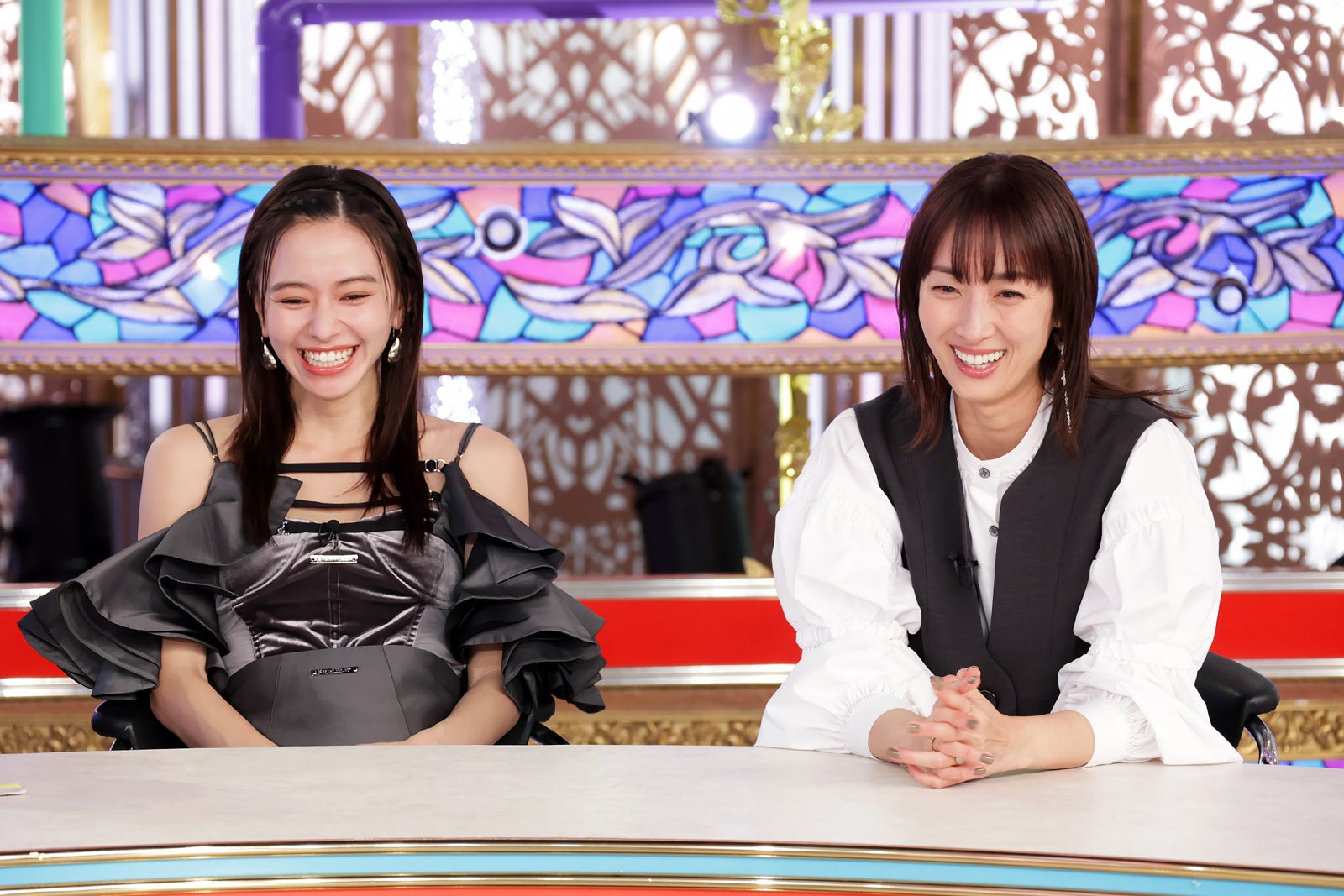 山本舞香、坂下千里子（C）テレビ東京
