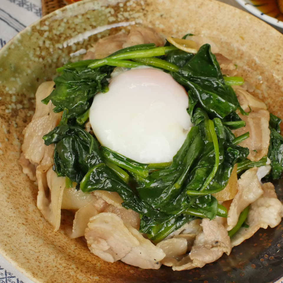 10分で簡単どんぶり!ほうれん草と豚バラ肉で濃厚バターのポパイ丼