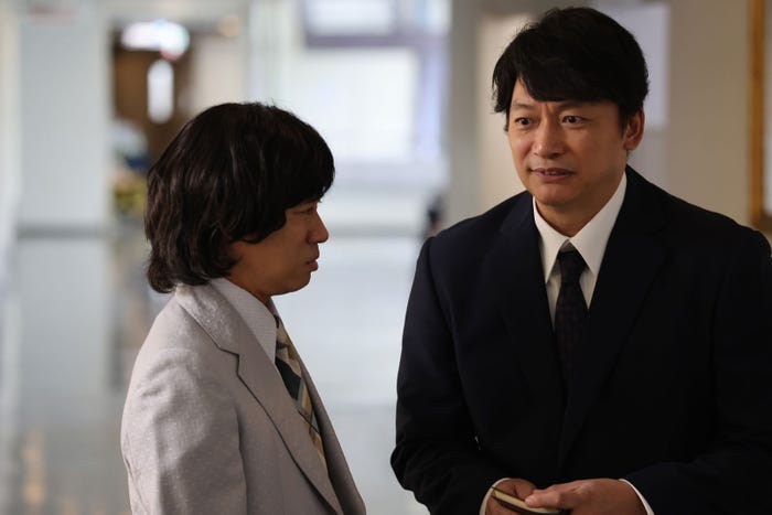 伊藤淳史、香取慎吾(C)日本テレビ