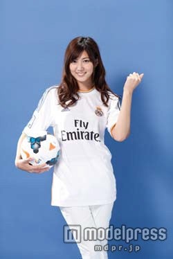 レアル・マドリードのユニフォーム姿の岩崎名美
