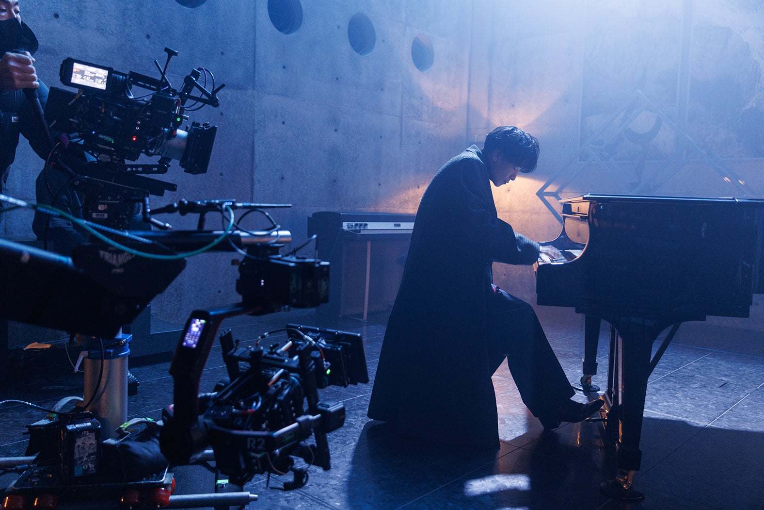 佐藤健／Netflixシリーズ「グラスハート」 7月31日（木）よりNetflixにて世界独占配信