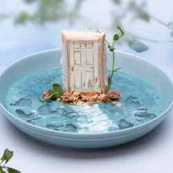 扉のアサイーボウル税込1,430円(C)2022「すずめの戸締まり」製作委員会